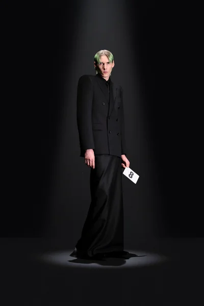 Look 8